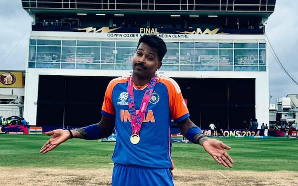 'Dare To Boo Him': CSK Star Favours Pandya; Takes 'Brutal Dig' At Indian Fans After India's Victory
